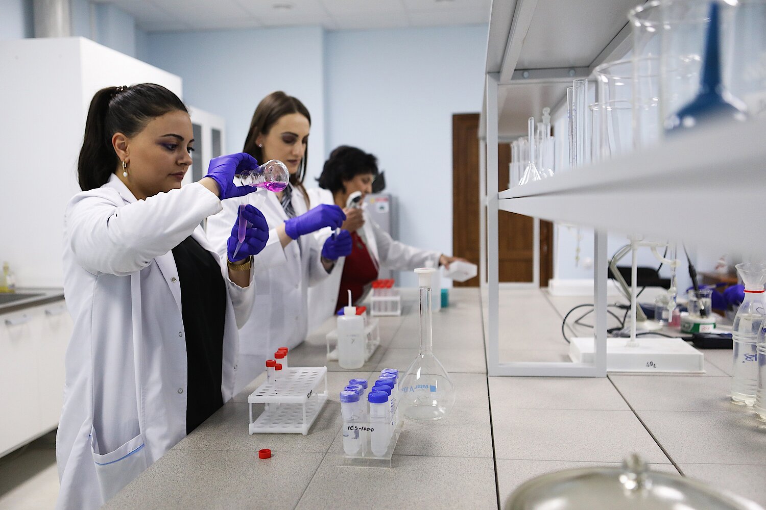 Laboratory staff in Armenia using new equipment provided by EUWI+