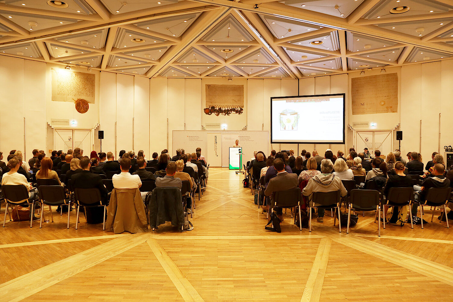 Foto Publikum beim Fachgespräch im Saal