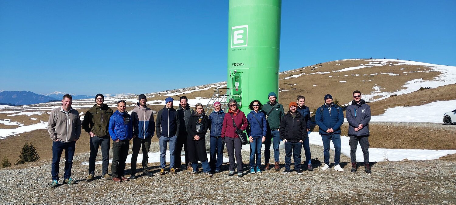 Mitglieder der Initiative am Berggipfel