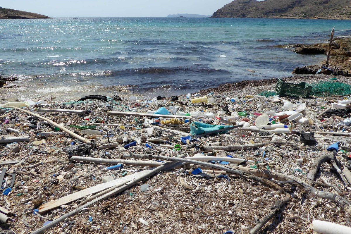 Foto Plastik im Meer