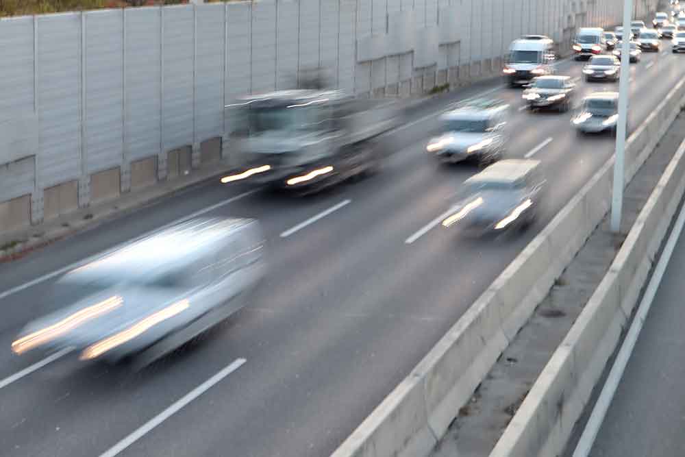 Autoverkehr auf Autobahn